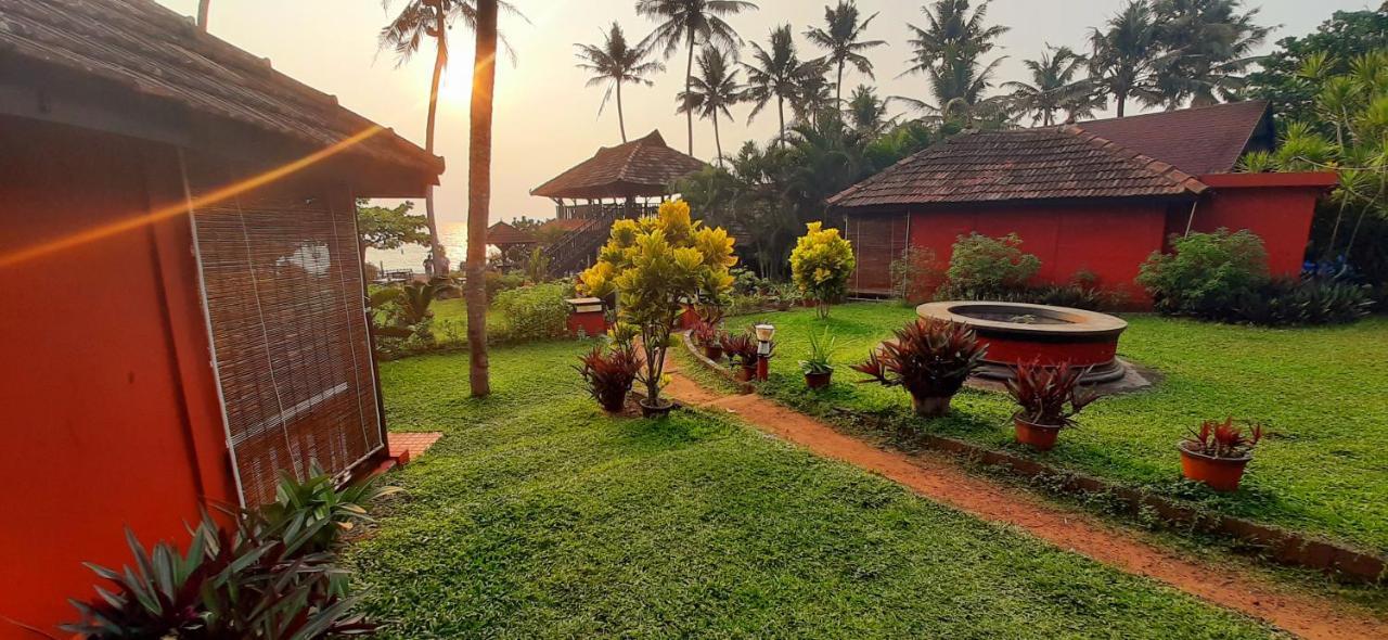 Blue Water Beach Resort Varkala Pokoj fotografie